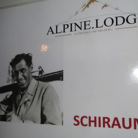 Alpine Lodge Kloesterle Am Arlberg Ruang foto