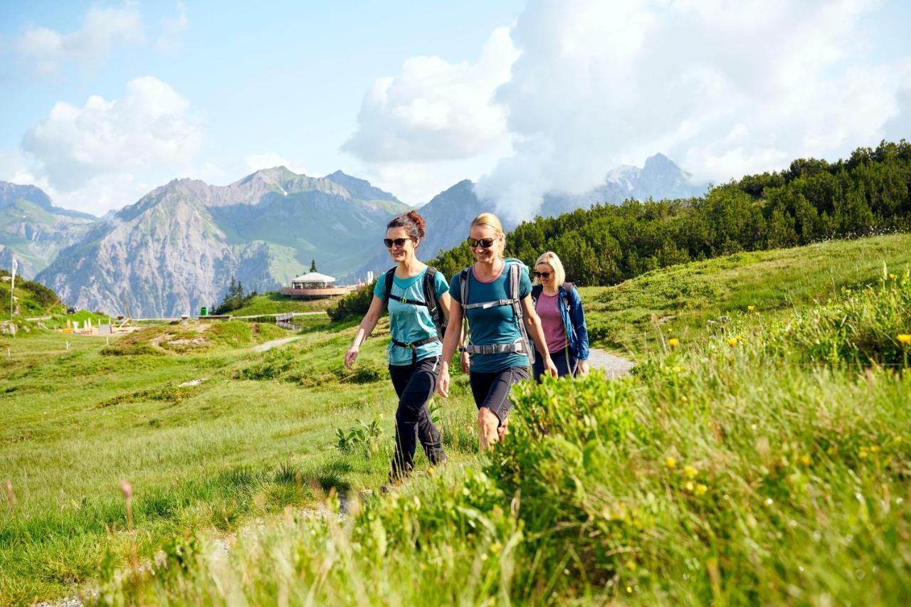 Alpine Lodge Kloesterle Am Arlberg Bagian luar foto
