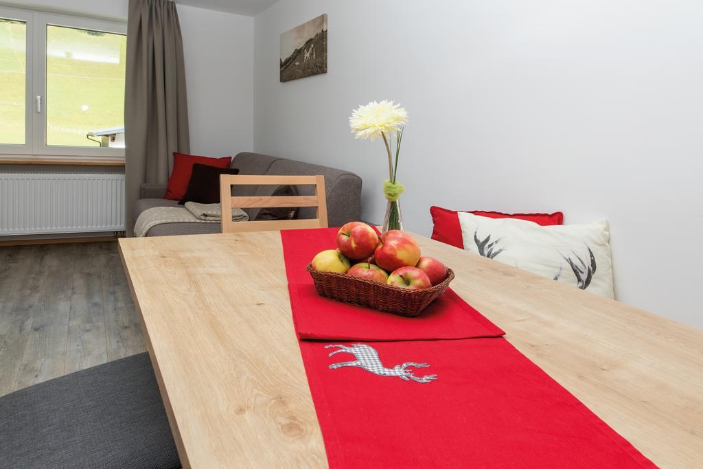 Alpine Lodge Kloesterle Am Arlberg Bagian luar foto