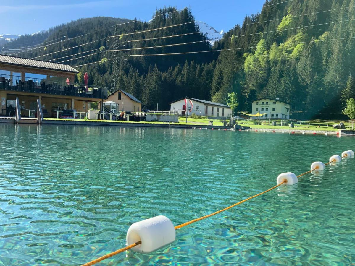 Alpine Lodge Kloesterle Am Arlberg Bagian luar foto